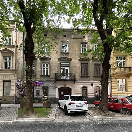Modern Apartment, 5Mins To Rynok Square Leópolis Exterior foto