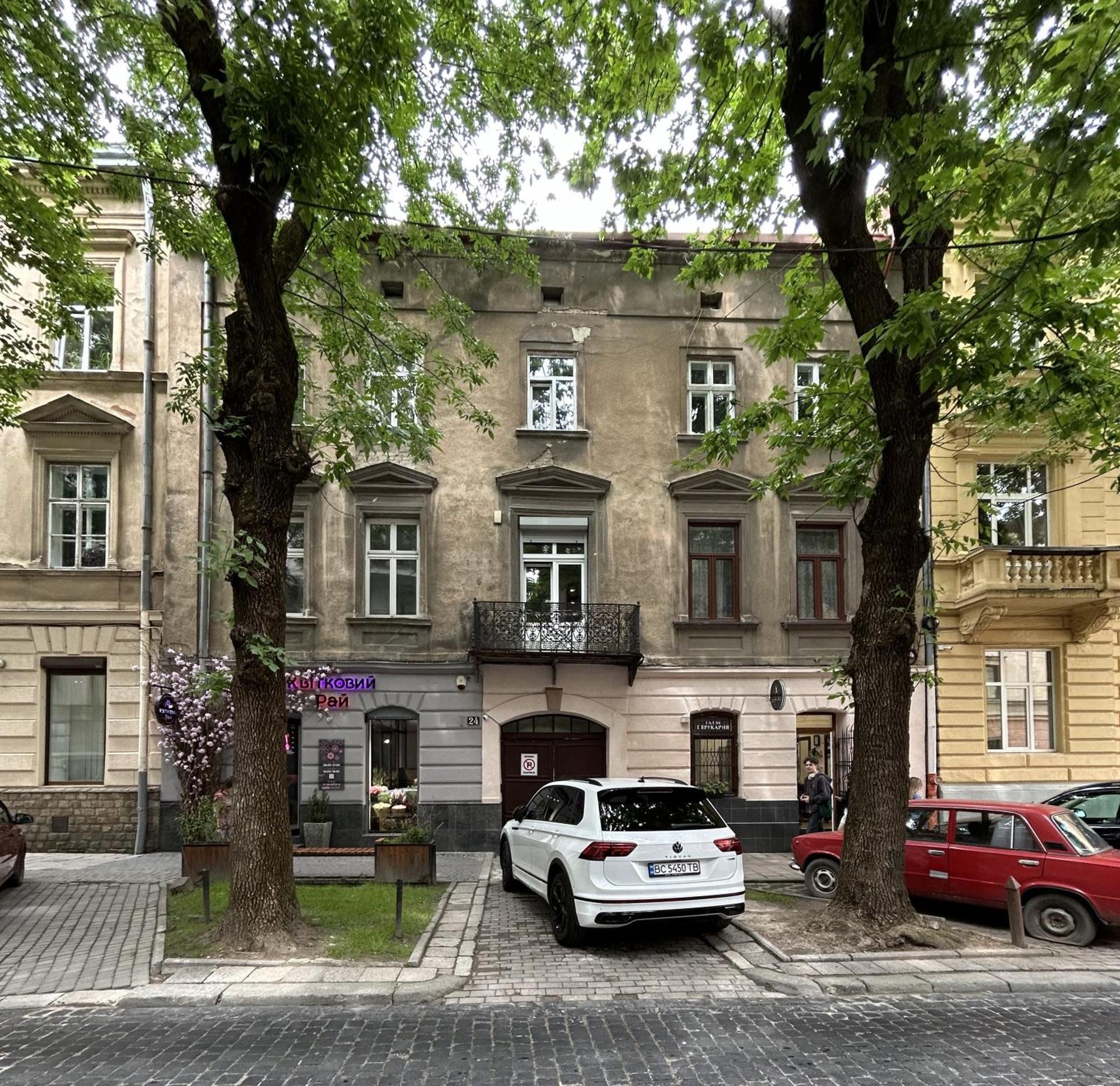 Modern Apartment, 5Mins To Rynok Square Leópolis Exterior foto